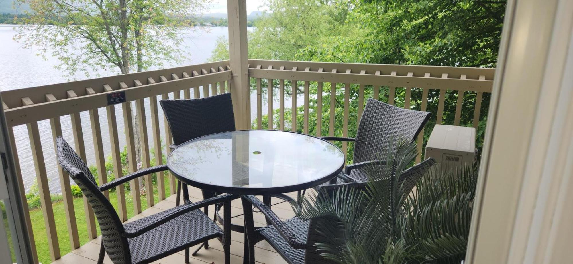 Location Tourisme Estrie - Oberge Du Village ماجوج المظهر الخارجي الصورة