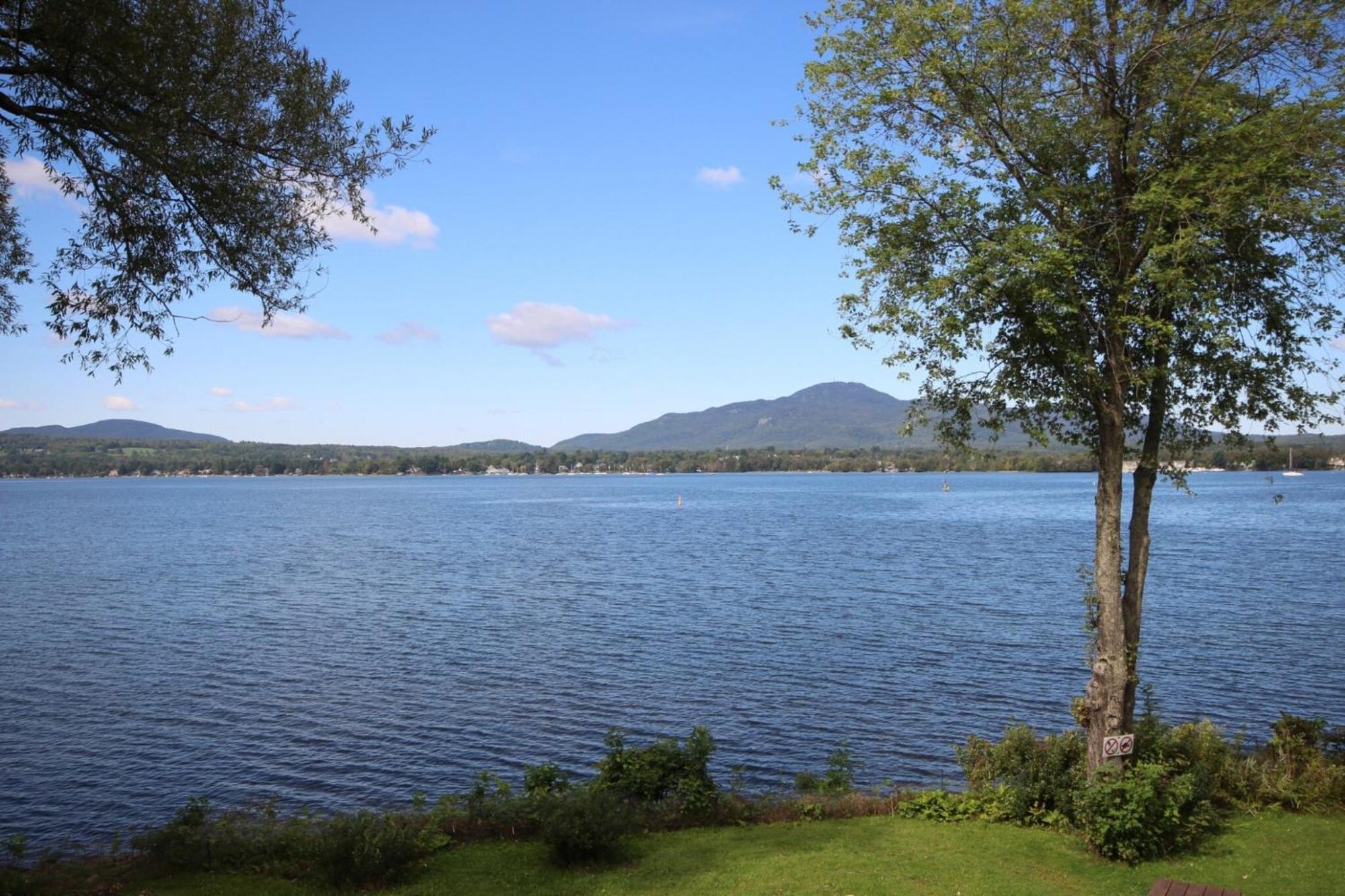 Location Tourisme Estrie - Oberge Du Village ماجوج المظهر الخارجي الصورة